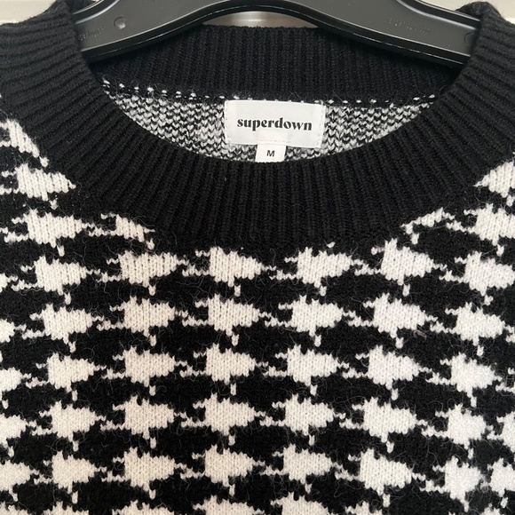 Cropped Houndstooth Sweater - Revolve - Size M - Picture 5 of 7